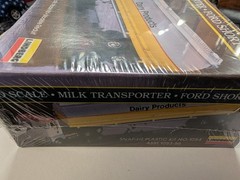 Lindberg SnapFit 1/87 HO Scale Ford CL-9000 Truck Milk Dairy Tanker Transporter