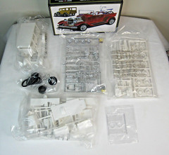 AMT 1:25 1929 Ford Woody / Pickup 4 in 1 Model Kit #1269