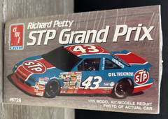SEALED 1990 Amt Ertl 43 Richard Petty STP Grand Prix Pontiac 1:25 Model Kit 6728
