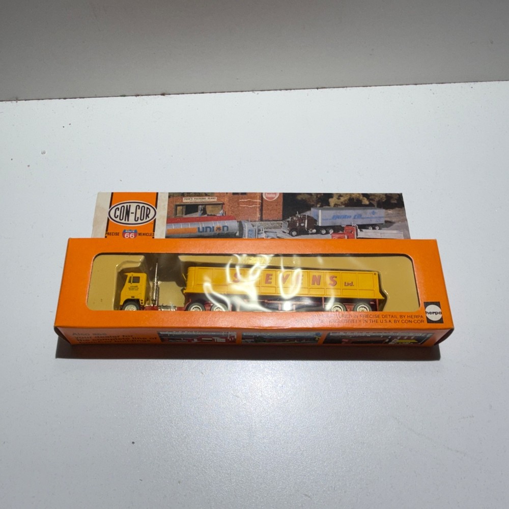Con-Cor #1002 HO Scale Stevens Trucking Tractor W/ Dump Trailer Boxed