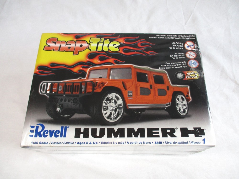 HUMMER H1 1:25 Plastic Model Kit Snap-Tite 2006 Revell 85-1938 Skill 1
