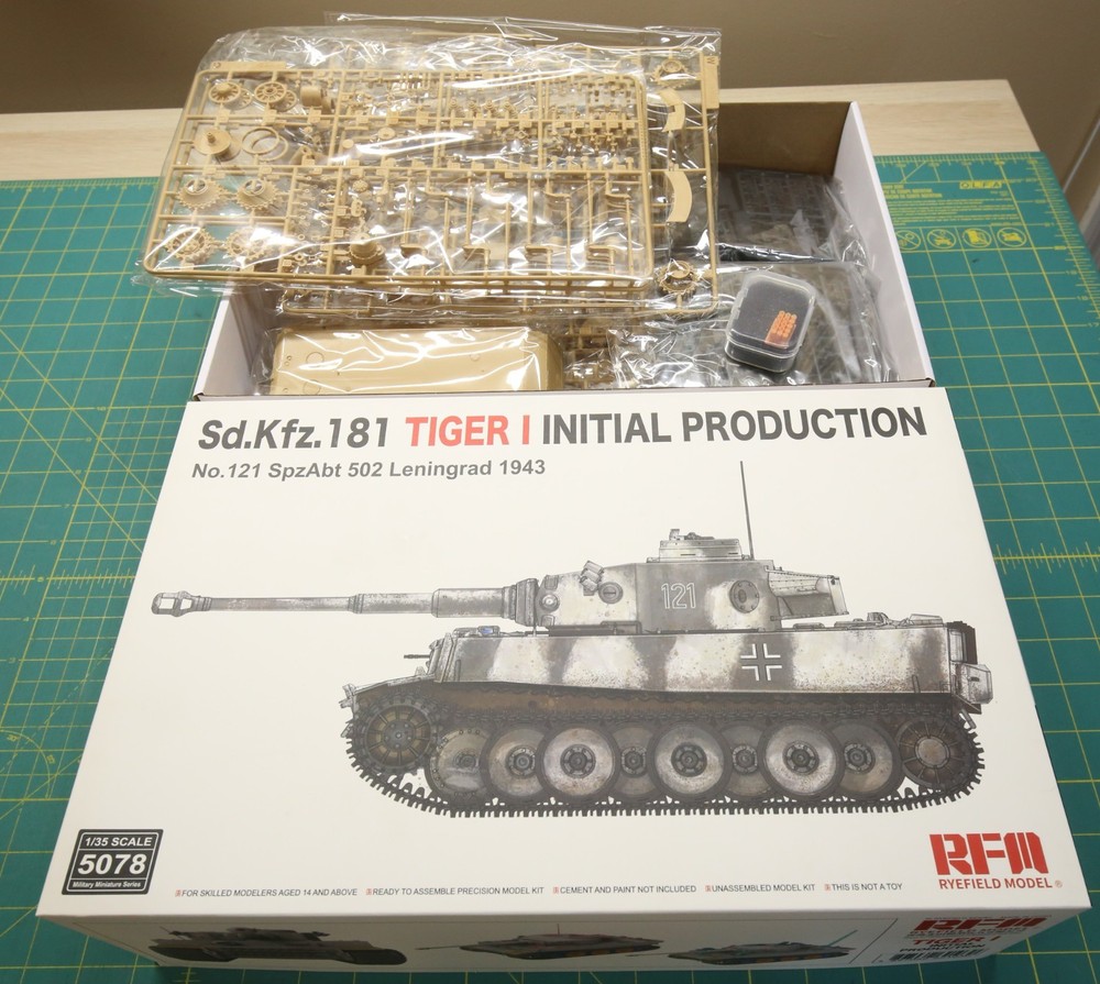 Ryefield Model RFM 1/35 Scale Sd.Kfz. 181 Tiger I Initial Production Kit # 5078