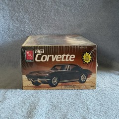 AMT Ertl 1963 Corvette 1:25 Unassembled Plastic Model Kit 6520