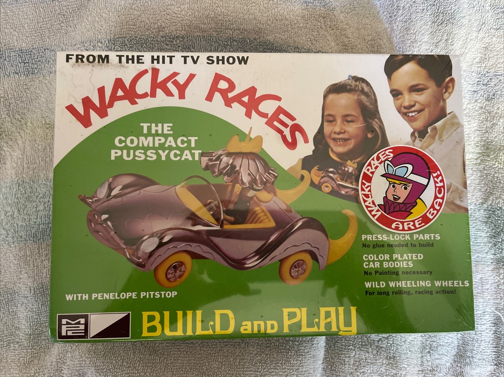1:25 Wacky Races: Compact Pussycat Figure Snap MPC Model Kit Penelope Pitstop