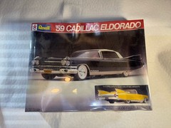 Revell 7275 1/32 Scale 1959 Cadillac Eldorado Convertible Plastic Model Yellow