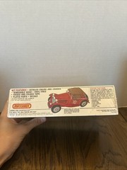 AMT 1/32 2 colored plastic scale M.G. TC cult car roadster Model Car kit Sealed
