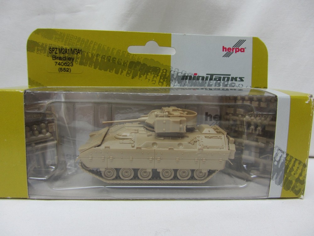 Herpa MINITANKS DBGM #740623 US Army M2A1 Bradley IFV M3A1 CFV