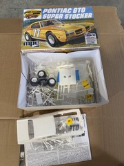 MPC 939 1/25 Pontiac GTO Super Stocker Plastic Model Kit