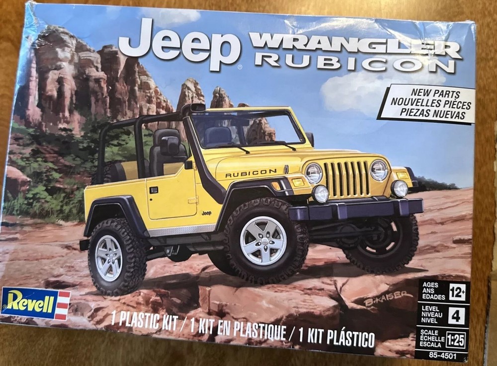 Revell JEEP WRANGLER RUBICON 1:25 Scale Plastic Model Kit 85-4501 Used Started