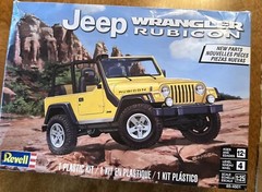 Revell JEEP WRANGLER RUBICON 1:25 Scale Plastic Model Kit 85-4501 Used Started