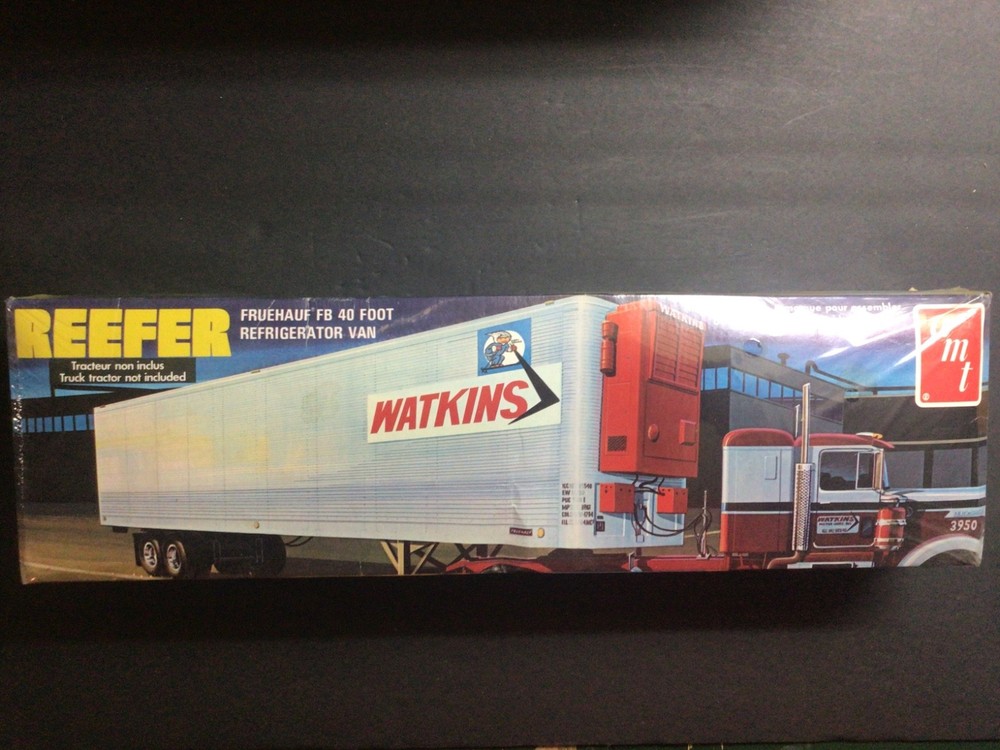 AMT 3950 ~ FRUEHAUF 40’ Reefer model kit ~ SEALED!!!
