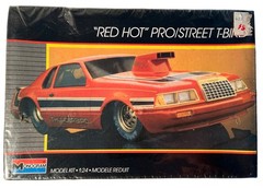 Monogram Red Hot Pro Street T-Bird Thunderbird KIT 2738, 1:24, 1986 Sealed (B46)