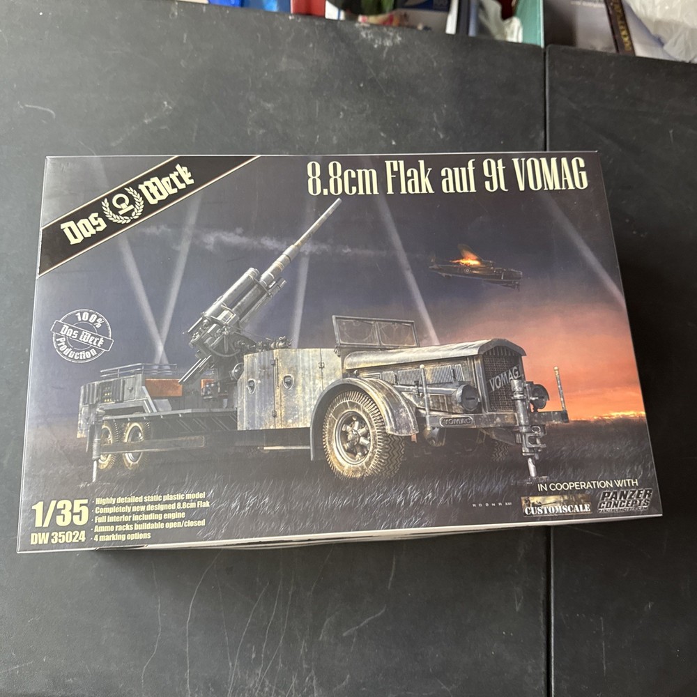 DAS WERK DW35024 1/35 Scale 8,8cm Flak auf 9t VOMAG Plastic Model