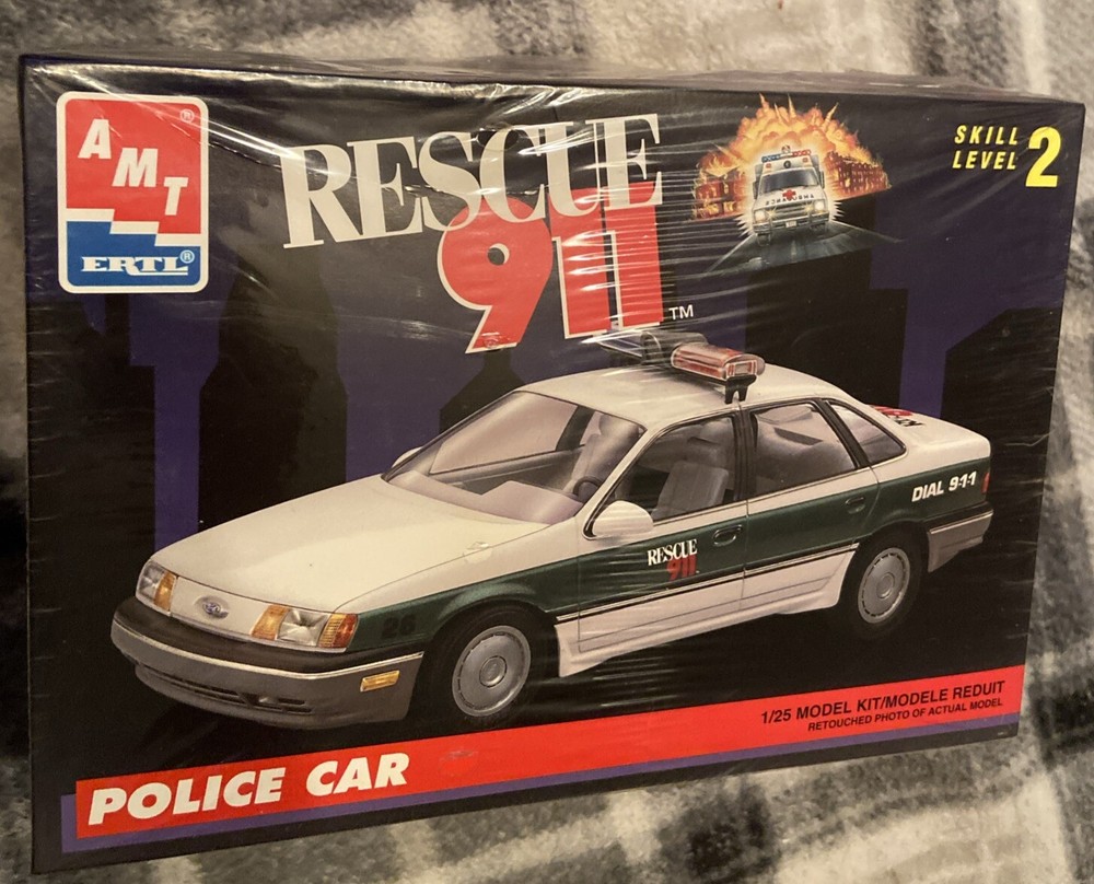 AMT ‘RESCUE 911’- POLICE CAR. 1/25. #6417.