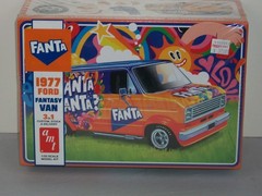 AMT 1/25 Scale 1977 Ford Fantasy Van – Factory Sealed