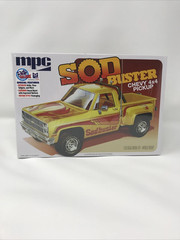 1:25 MPC SOD BUSTER Square Body Chevy 4×4 Pickup Truck PLASTIC MODEL KIT NIB z19
