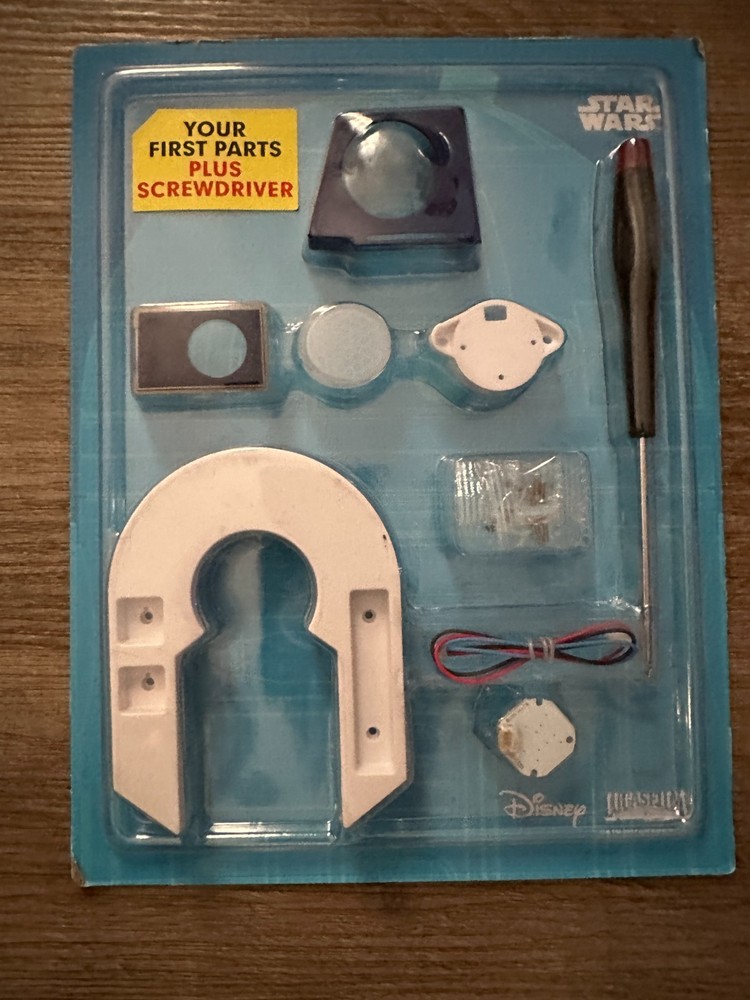 DeAgostini Eaglemoss Fanhome – Build your own R2-D2 – USA Seller – Stage 001