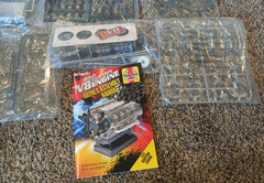 Haynes Build Your Own V8 Engine Scale Model Kit New Open Box Sealed Bags, Manual