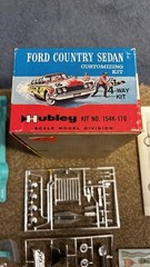 HUBLEY 1960 FORD COUNTRY SEDAN 4-WAY PLASTIC MODEL KIT UNBUILT NMIB 154K-170