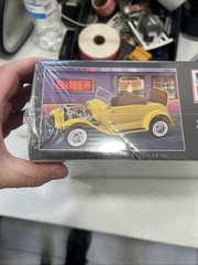 New Minicraft 1/16 1931 Ford Model A Hot Rod Roadster Plastic Model Kit 11240