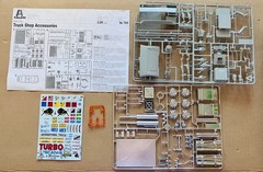 ITALERI Truck Shop Accessories Model Kit No. 764 1:24 Scale Almost Complete