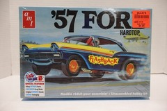 AMT 1957 57 Ford Hardtop Plastic Model Car Kit AMT1010/12
