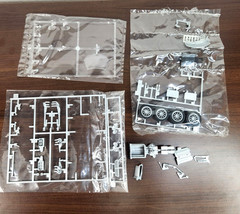 Dragon 1999 Mercedes-Benz CLK-GTR 1/24 Scale Plastic Model Kit #8013x