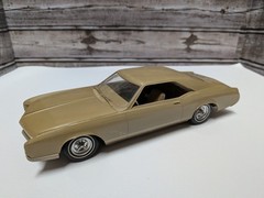 AMT 1966 Buick Riviera Promo Dealer Car