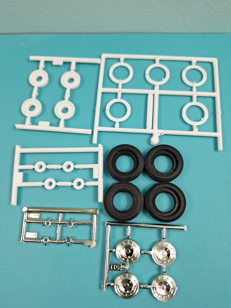 Revell AMT Ertl Monogram MPC 1/25 Model Part 1958 Ford Edsel Pacer Wheels Tires