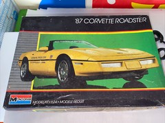 Monogram ’87 Corvette Roadster pace car 1:24 Model Kit open kit