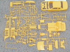 DONOR NASCAR 1989-1992 CHEVROLET LUMINA STOCK CAR KIT – YELLOW – 1/24 Scale