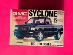 1991 GMC SYCLONE PICKUP TRUCK MODEL KIT LINDBERG BIG 1/20 SCALE COOL LOOK!!