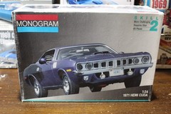 Monogram 1971 Hemi Plymouth Cuda Sealed Inside 1/24