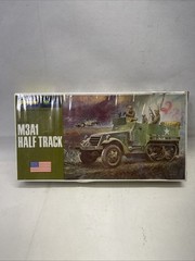 Hasegawa US Army M3A1 Half Track Model Kit 706-130 1/72 Sealed Vintage. READ!!!