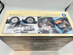 Revell 85-4240 1957 Chevy Sedan Black Widow 2n1 Model KIT 1/25 McM Niob