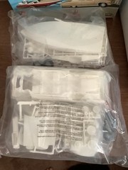 AMT 1970 Pontiac Bonneville And Speedboat/Trailer 1/25