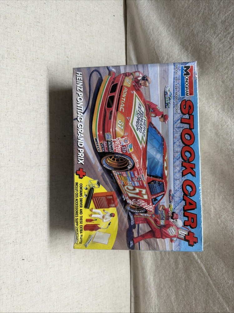 MONOGRAM 1:24 HEINZ PONTIAC GRAND PRIX STOCK CAR NASCAR MODEL KIT SEALED