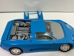 1/24 MONOGRAM BUGATTI EB 110 BLUE BUILT MODEL CAR KIT