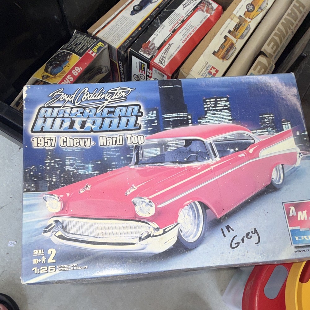 AMT Boyd Coddington American Hot Rod 1957 Chevy Hard Top 1:25 Model Kit Skill 2