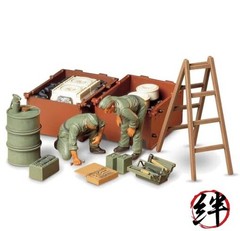Tamiya 1/35 Military Miniature No.180 German Army Tank Crew Engine 35180