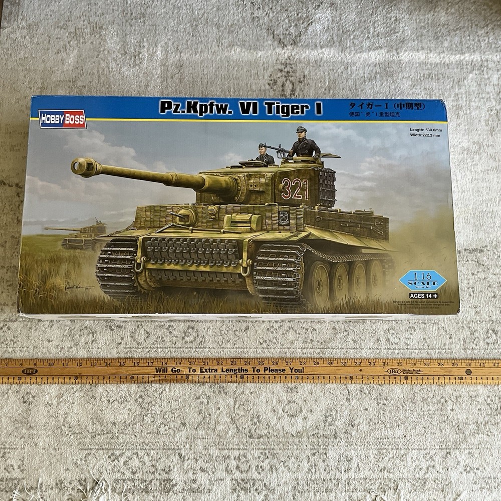 Hobby Boss 82601 1:16 Scale Pz.Kpfw. Vl Tiger l Military Tank Model Kit