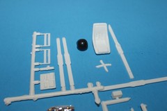 VINTAGE PARTS LOT 1/25 scale MPC model kit accessories SKIS EXTINGUISHER HITCH