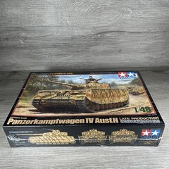 TAMIYA WWII Tank Model 1:4 Panzerkampfwagen IV Ausf.H Sealed New.
