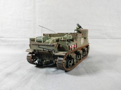 Built 1/35 M7 variant US Army Prime Mover with M1a1 155mm towed howitzer
