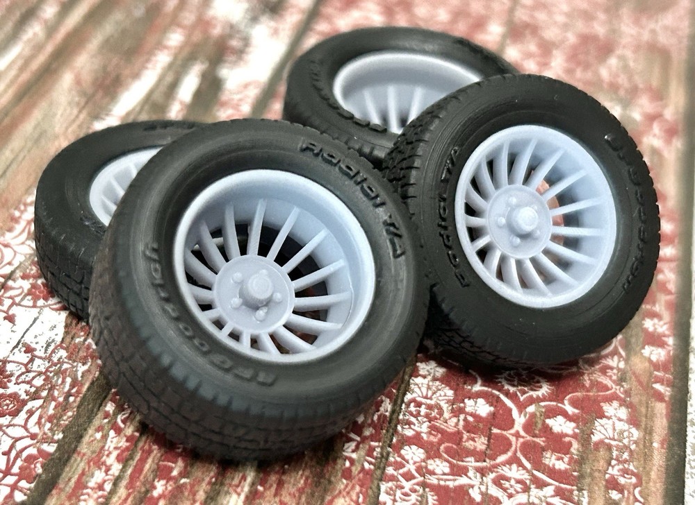 1/24 Scale: 15-inch “Western Cyclone II” Resin Wheels W/ Wide Rear Tires