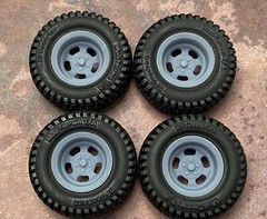 1/24 Scale: 18-Inch “Off-Road 5 Slot Mags” Wheels W/ Mud Tires;Jeep, Resin 1/25