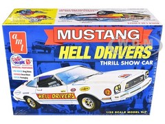 SKILL 2 MODEL KIT 1977 FORD MUSTANG “HELL DRIVERS” 1/25 SCALE BY AMT AMT1475