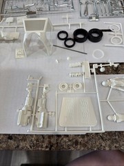 MONOGRAM UNCERTAIN “T” ORIGINAL KIT! MINT!! CIRCA 1966!! VMCP!