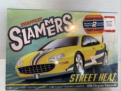 AMT 1227 1/25 Scale Snapfast Slammers Street Heat 1998 Chrysler Concorde Kit