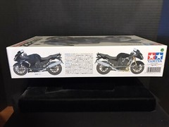 TAMIYA 14111 KAWASAKI ZZR1400 MOTORCYCLE MODEL KIT-NIB-1/12 SCALE